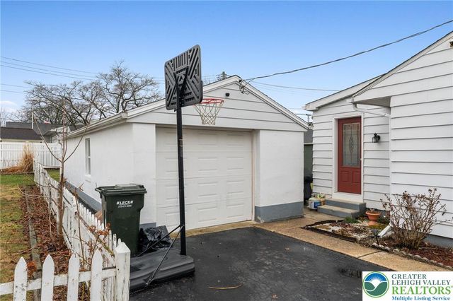 18 South Callowhill Street, Topton Boro, PA 19562