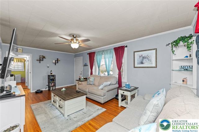 18 South Callowhill Street, Topton Boro, PA 19562