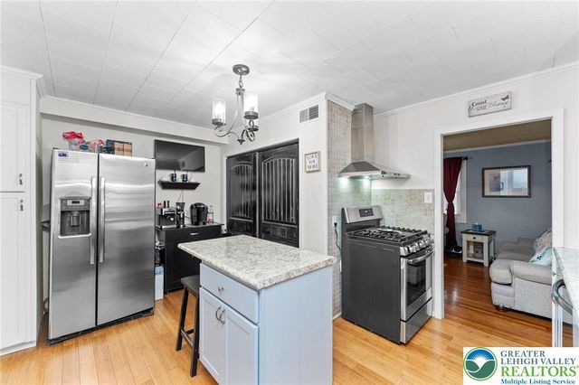 18 South Callowhill Street, Topton Boro, PA 19562