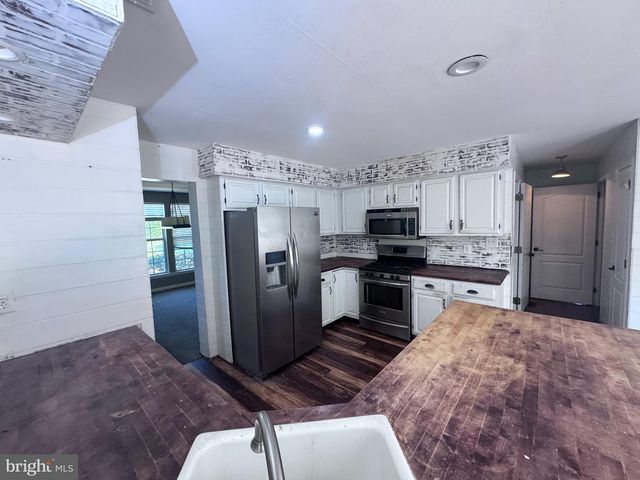 1721 BIDEN LN, Williamstown, NJ 08094