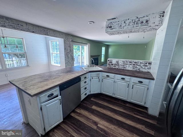 1721 BIDEN LN, Williamstown, NJ 08094