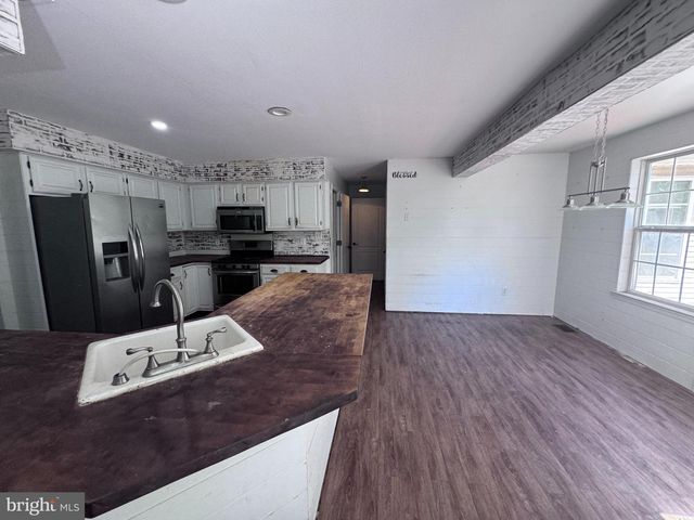 1721 BIDEN LN, Williamstown, NJ 08094