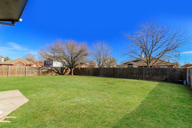 7601 Southbridge Lane, Arlington, TX 76002