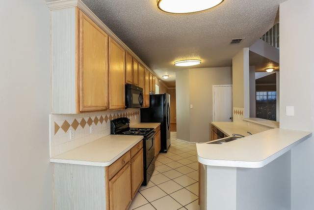 7601 Southbridge Lane, Arlington, TX 76002