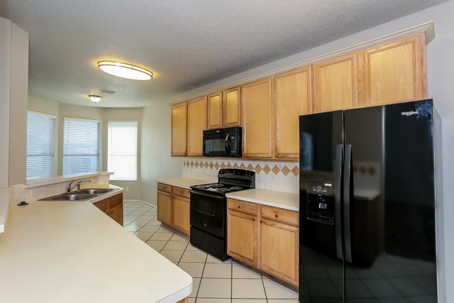 7601 Southbridge Lane, Arlington, TX 76002