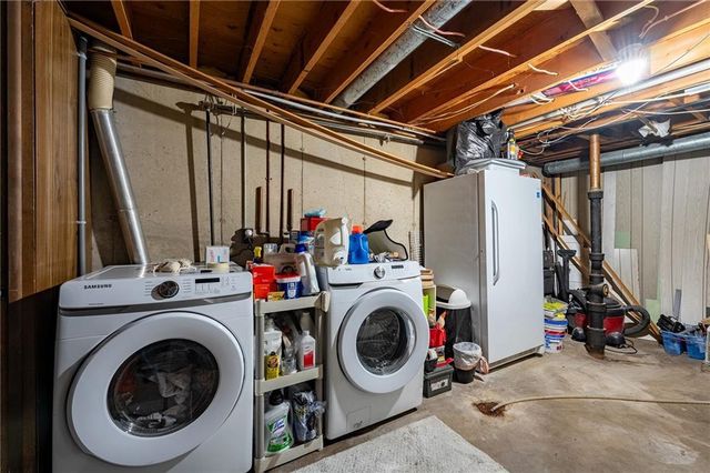 21 Pearl Street, Taylor, WI 54659