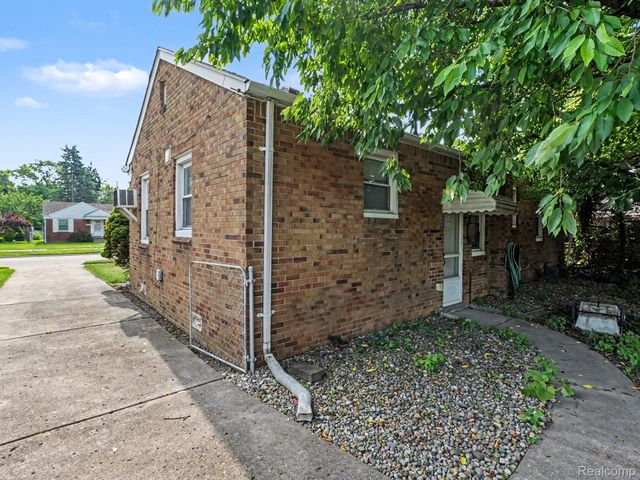 6350 Robinson Avenue, Allen Park, MI 48101
