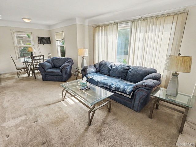 6350 Robinson Avenue, Allen Park, MI 48101