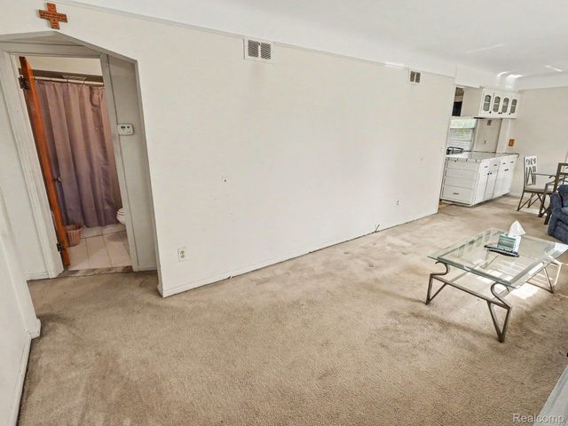 6350 Robinson Avenue, Allen Park, MI 48101