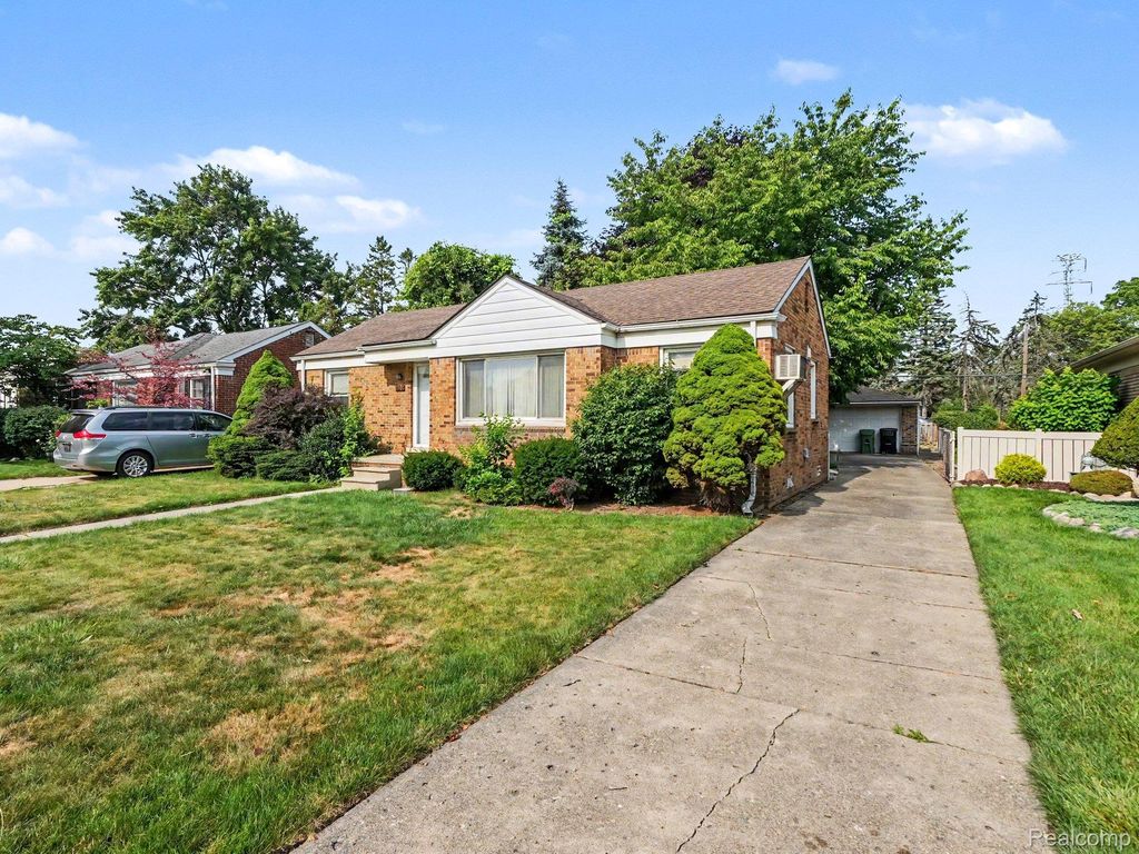 6350 Robinson Avenue, Allen Park, MI 48101