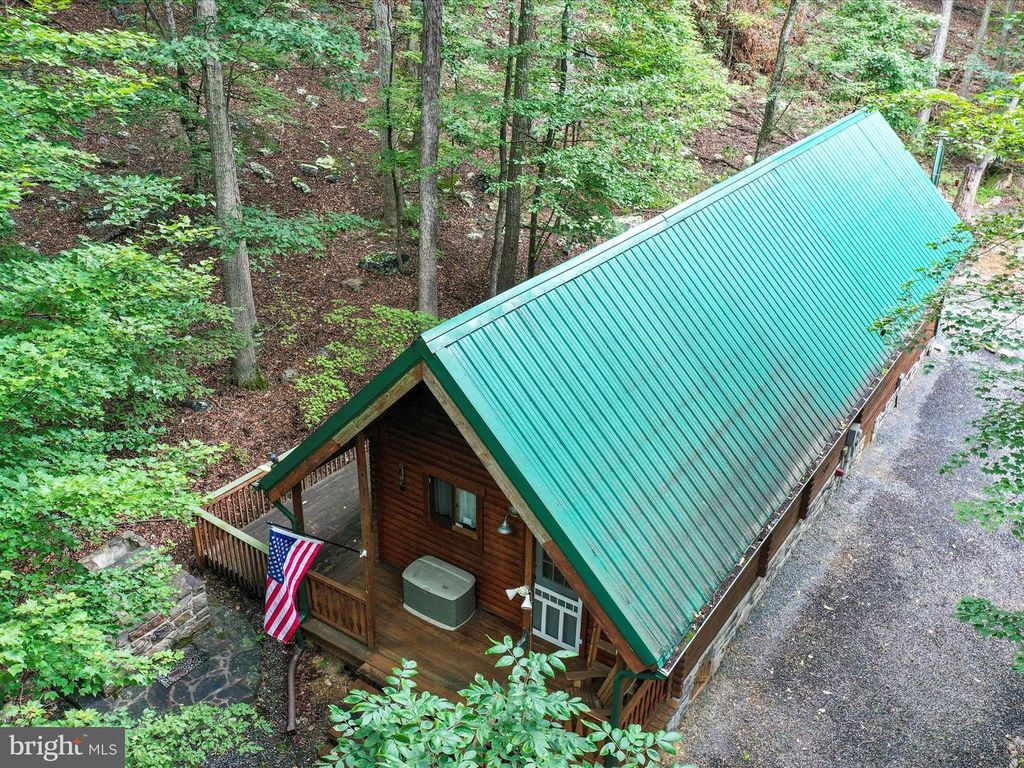333 ROUSE MOUNTAIN RD, Great Cacapon, WV 25422