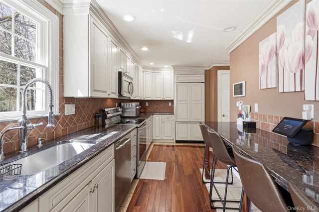 3617 Cooper St, Mohegan Lake, NY 10547