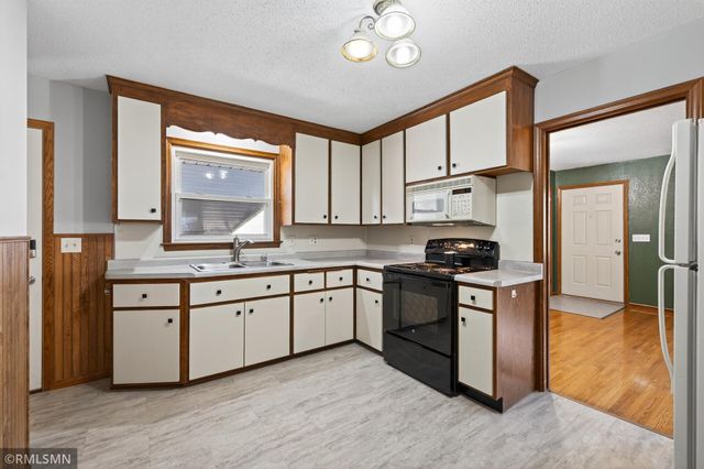 1846 7th Street, White Bear Lake, MN 55110