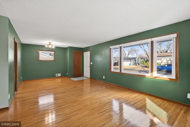 1846 7th Street, White Bear Lake, MN 55110