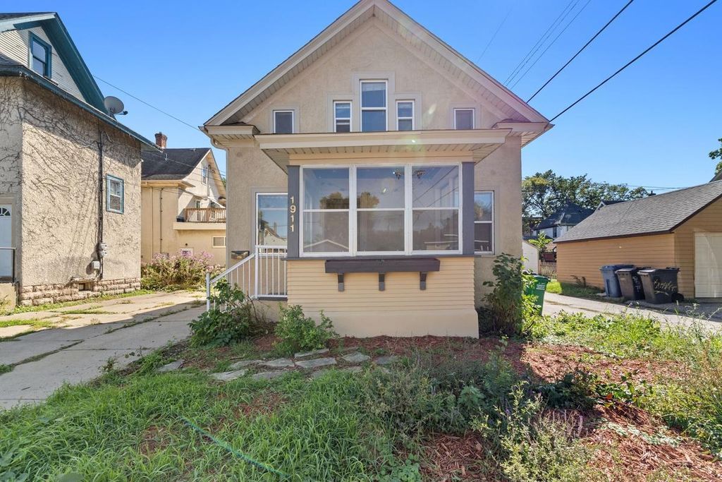 1911 E 35th Street, Minneapolis, MN 55407