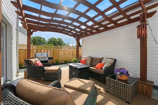 2001 Brownlee Avenue, Youngstown, OH 44514
