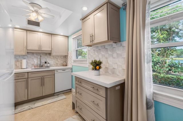 1121 Cambridge F, Deerfield Beach, FL 33442