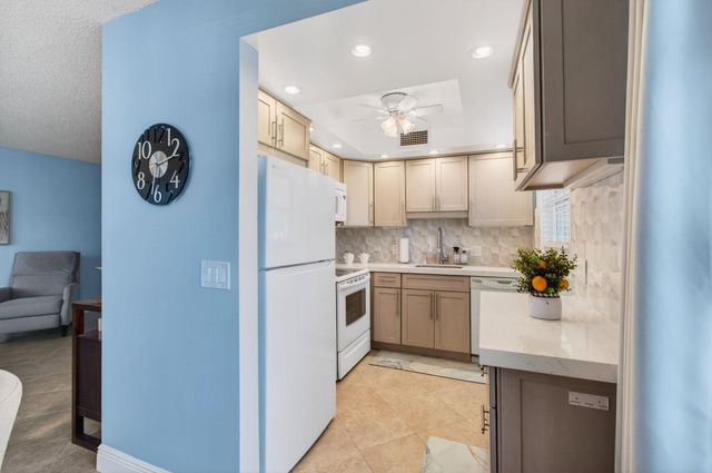 1121 Cambridge F, Deerfield Beach, FL 33442