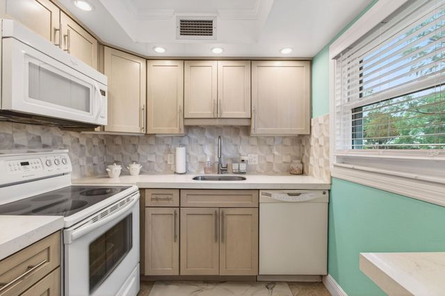 1121 Cambridge F, Deerfield Beach, FL 33442