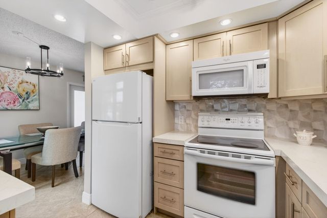 1121 Cambridge F, Deerfield Beach, FL 33442