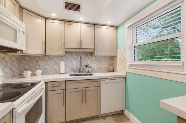 1121 Cambridge F, Deerfield Beach, FL 33442