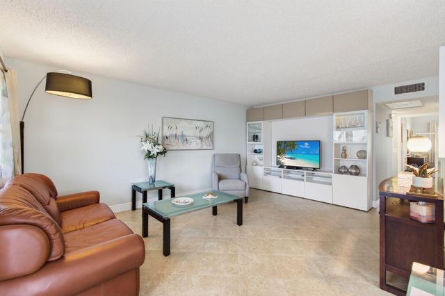 1121 Cambridge F, Deerfield Beach, FL 33442