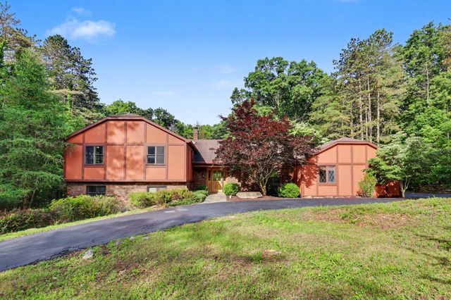 8735 Glen Nevis Road Ne, Ada Twp, MI 49301