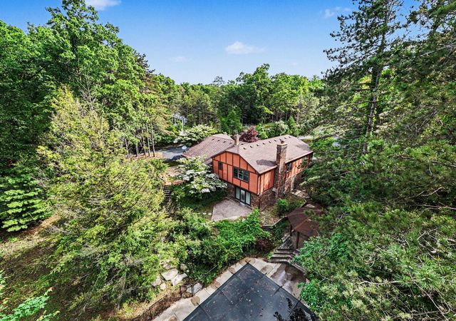 8735 Glen Nevis Road Ne, Ada Twp, MI 49301