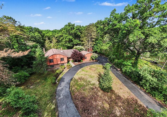 8735 Glen Nevis Road Ne, Ada Twp, MI 49301