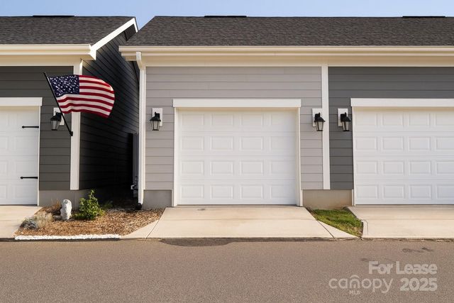 2180 Moss Meadow Lane, Denver, NC 28037