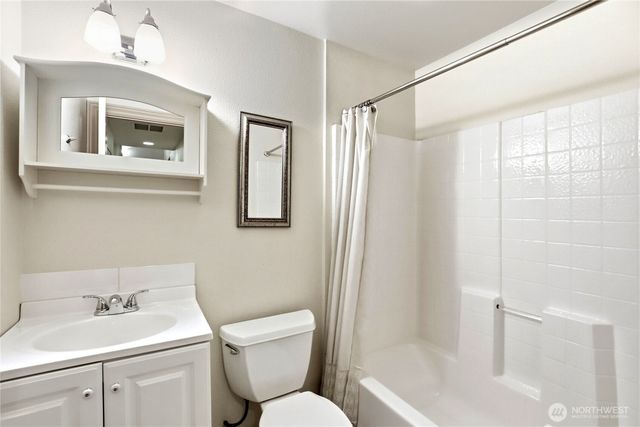 21 E Michelle Court, Union, WA 98592