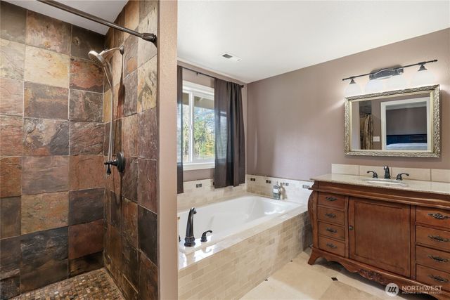 21 E Michelle Court, Union, WA 98592