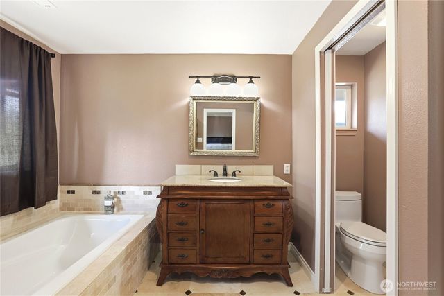 21 E Michelle Court, Union, WA 98592