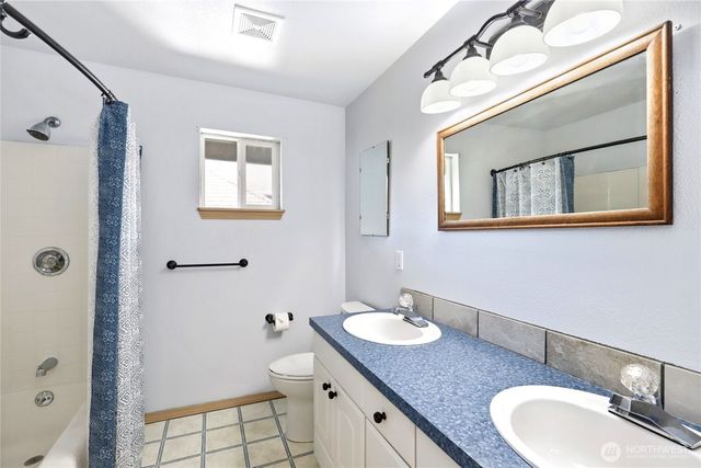 21 E Michelle Court, Union, WA 98592