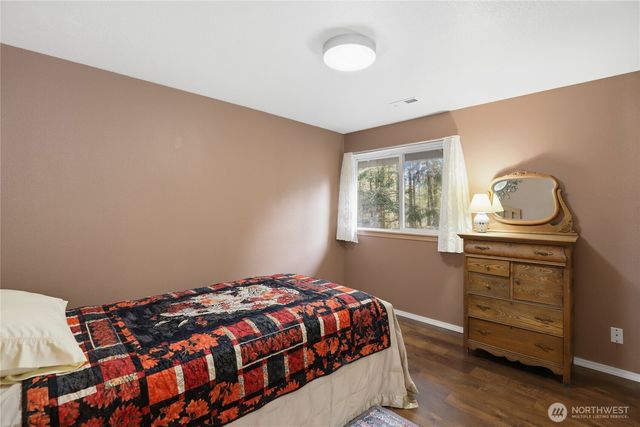 21 E Michelle Court, Union, WA 98592