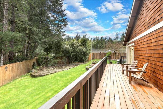 21 E Michelle Court, Union, WA 98592