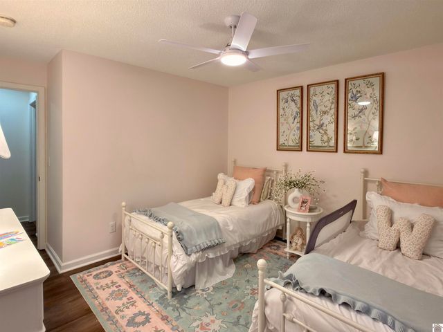 1351 S Friendship Rd, Paducah, KY 42001