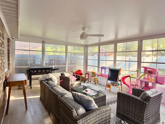1351 S Friendship Rd, Paducah, KY 42001