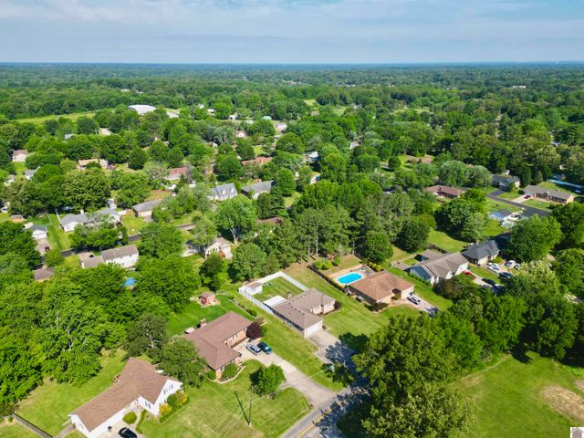 1351 S Friendship Rd, Paducah, KY 42001