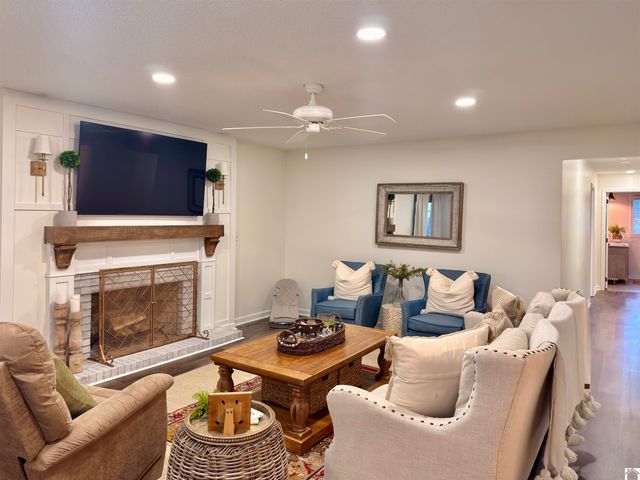 1351 S Friendship Rd, Paducah, KY 42001