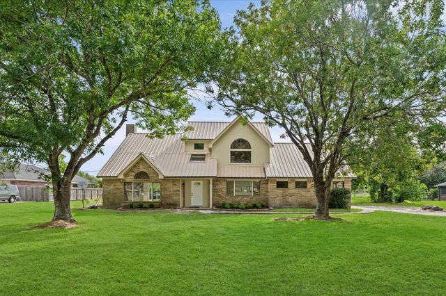 15806 Lakeview Drive, Beach City, TX 77523