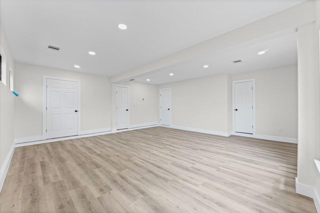15806 Lakeview Drive, Beach City, TX 77523
