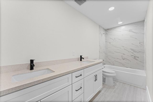 15806 Lakeview Drive, Beach City, TX 77523
