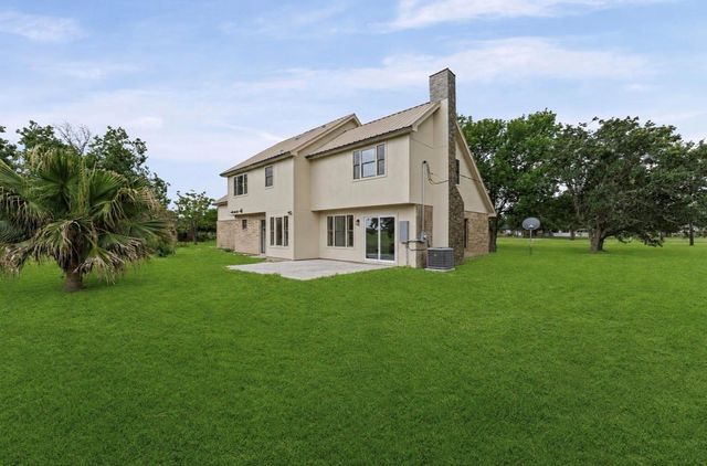 15806 Lakeview Drive, Beach City, TX 77523