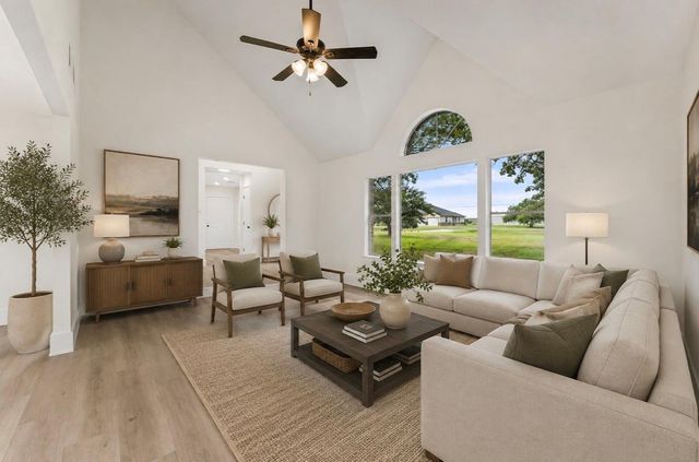 15806 Lakeview Drive, Beach City, TX 77523