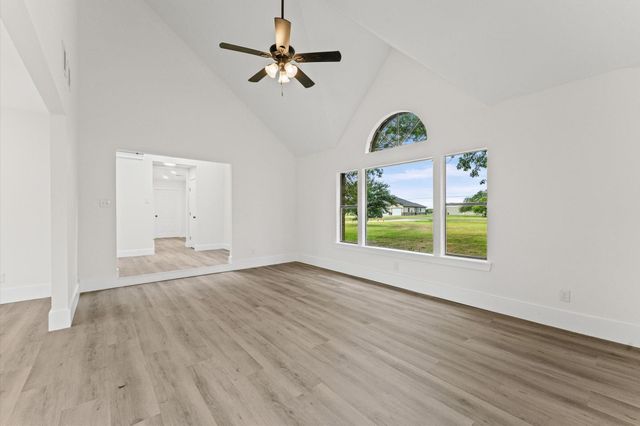15806 Lakeview Drive, Beach City, TX 77523