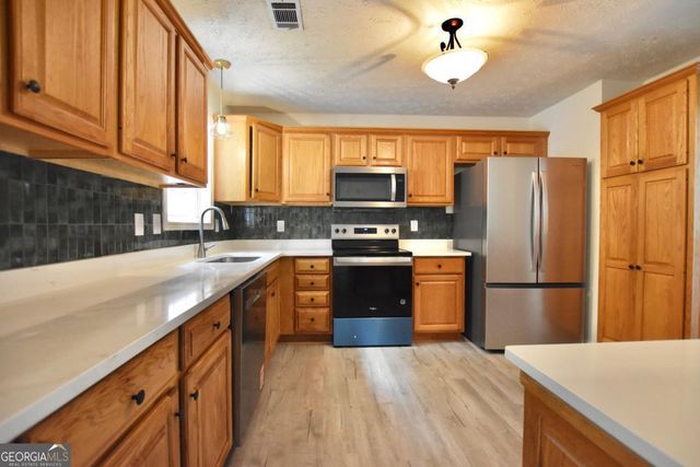 544 Academy Woods Drive, Jefferson, GA 30549