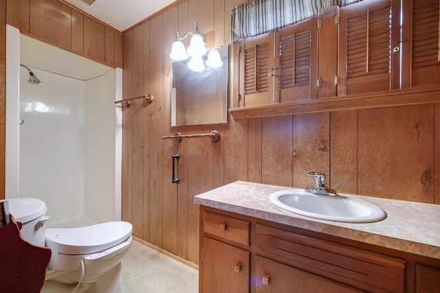 1115 Mound St, Winfield, KS 67156