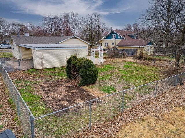 1115 Mound St, Winfield, KS 67156