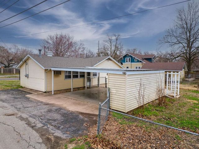 1115 Mound St, Winfield, KS 67156